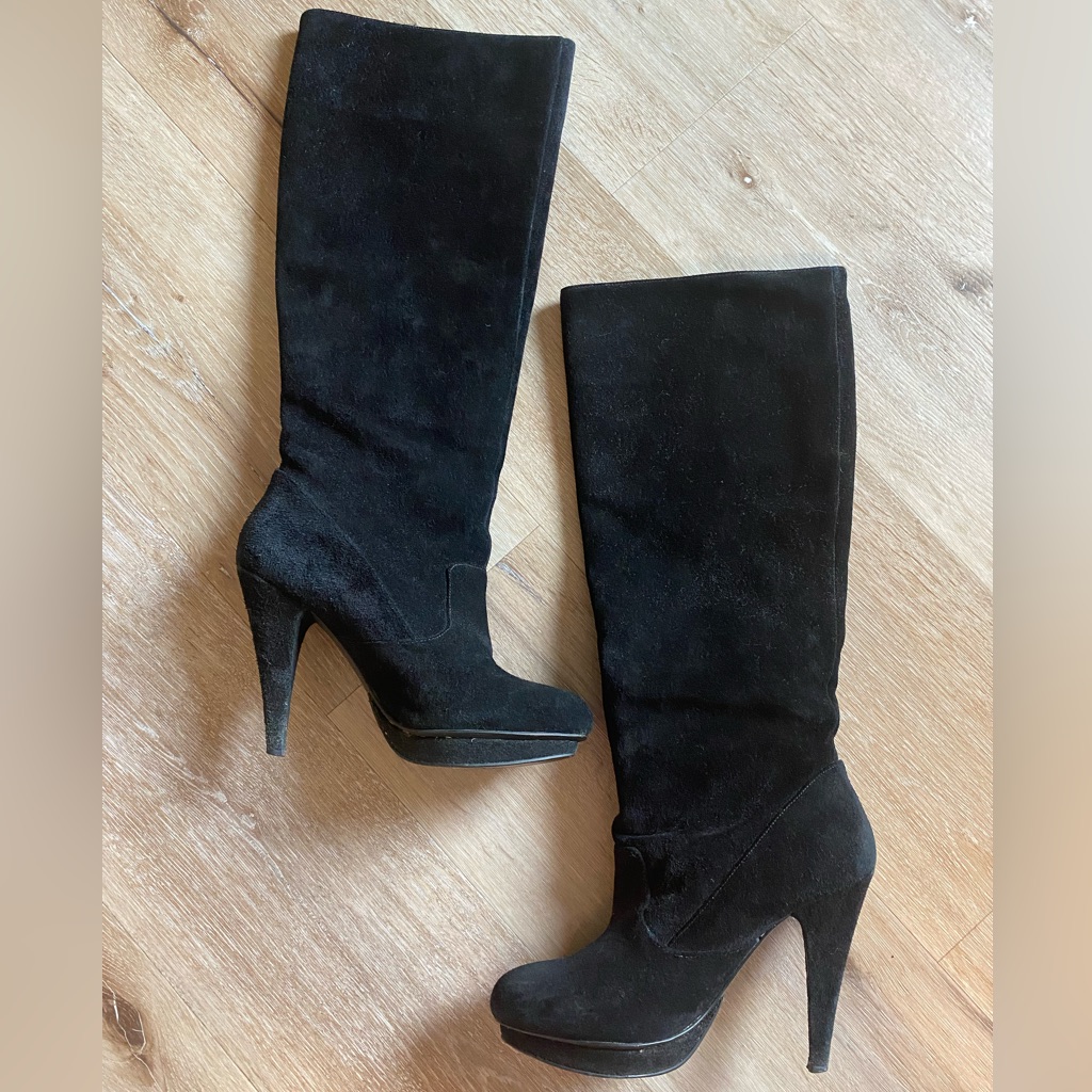 Genuine Suede Boots By Bcbg 6.5
